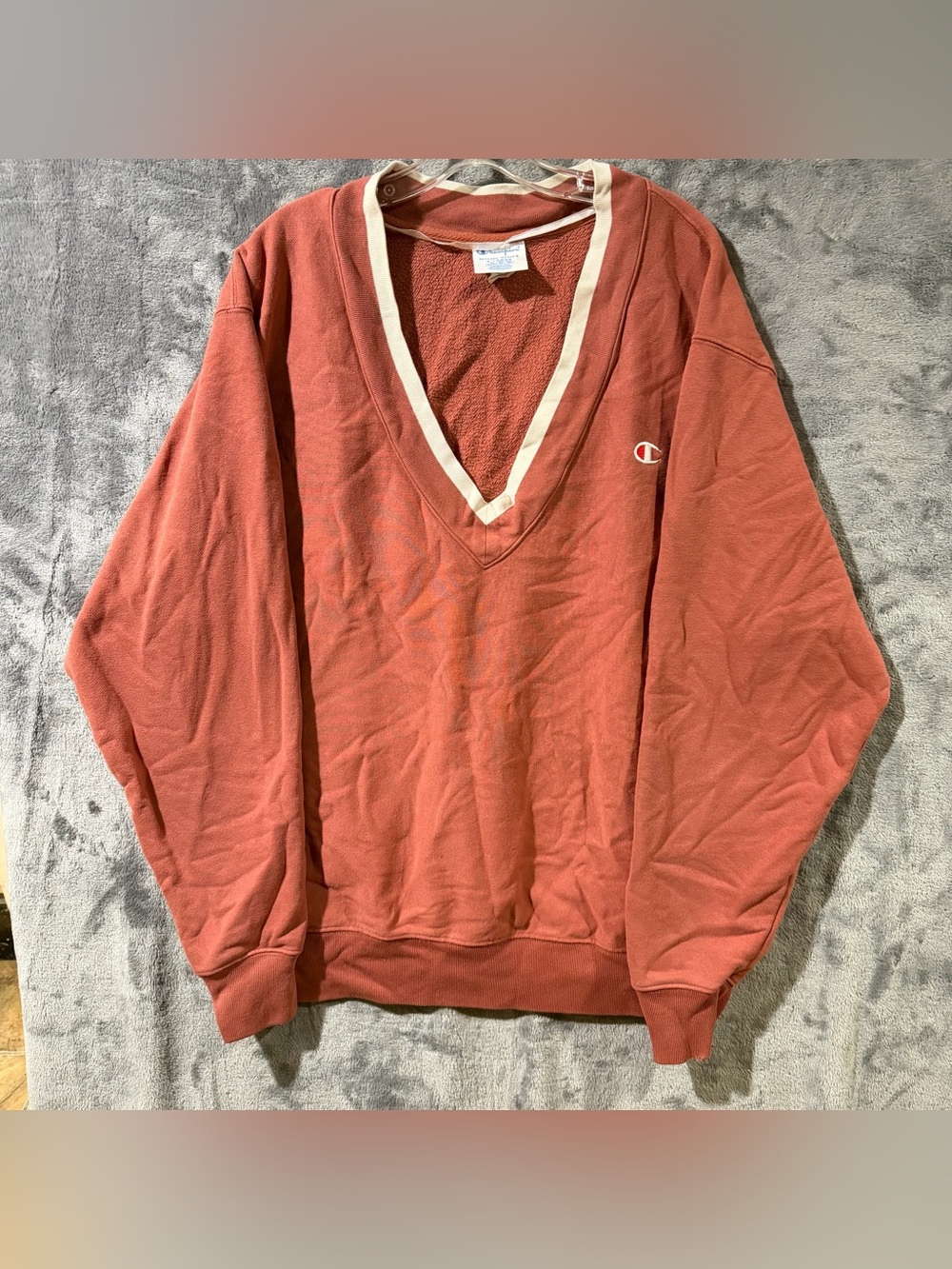 Champion Reverse Weave Sweatshirt
Fleece V-Neck Pullover Women's Size XL Used